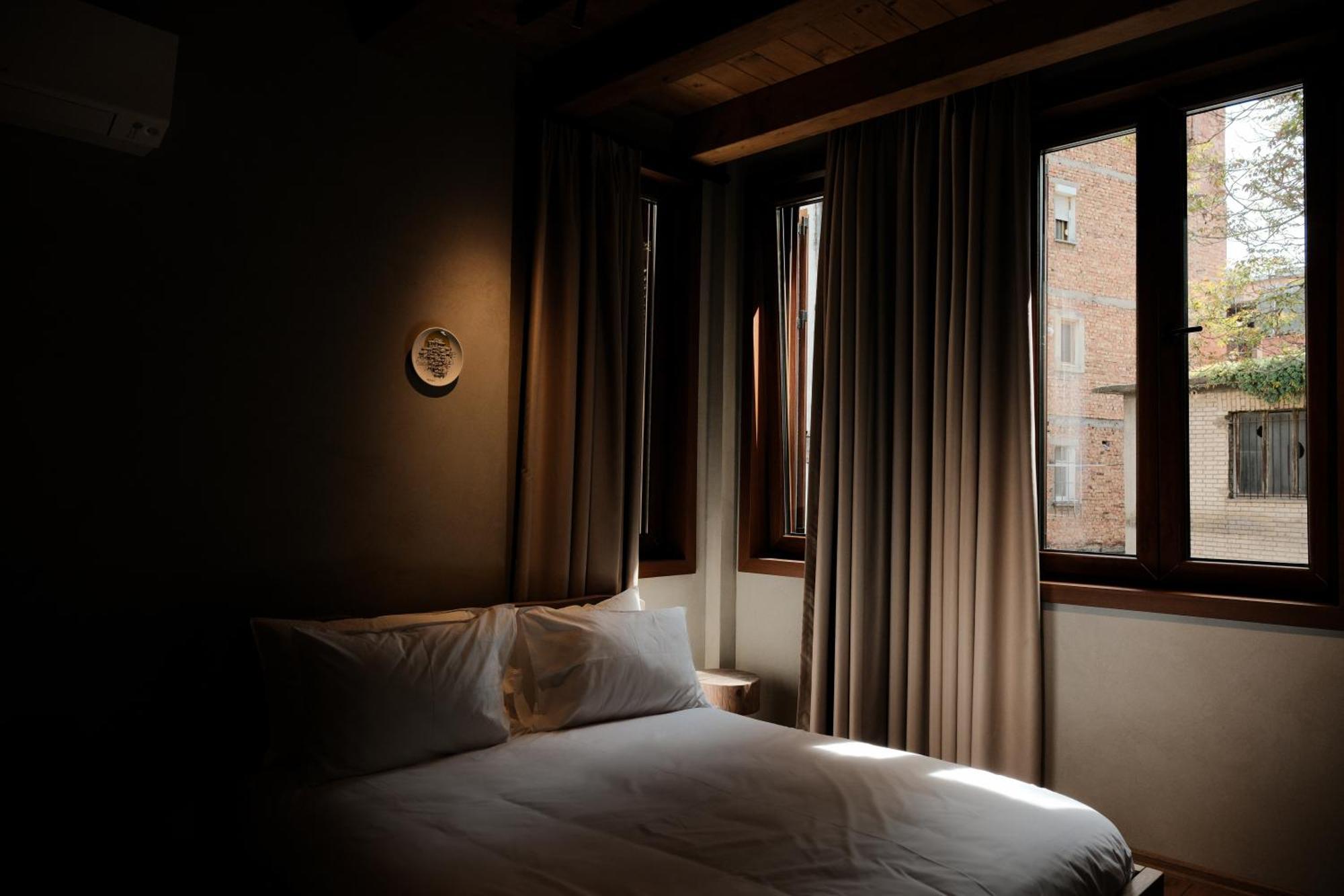 Faces & Places Boutique Hotel 티라나 외부 사진
