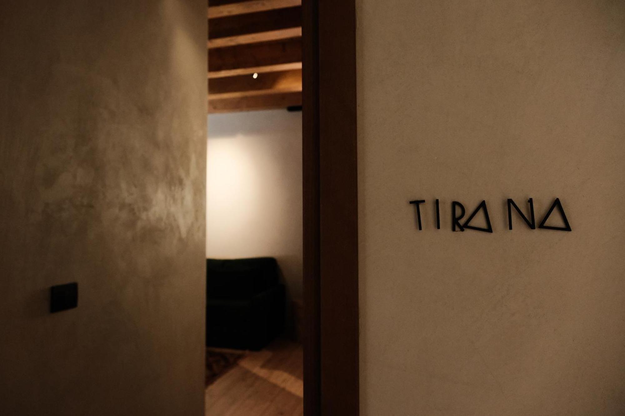 Faces & Places Boutique Hotel 티라나 외부 사진