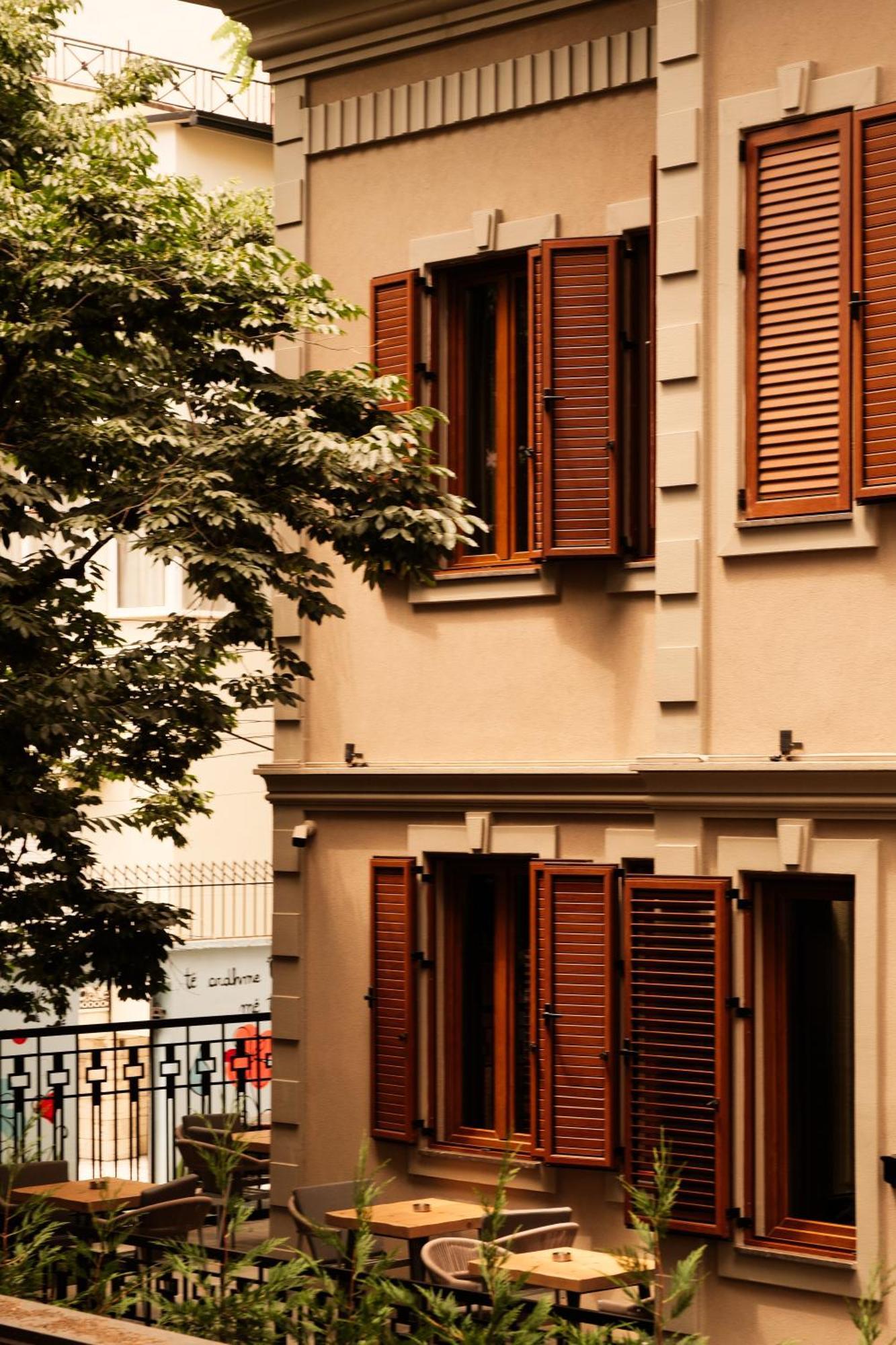 Faces & Places Boutique Hotel 티라나 외부 사진